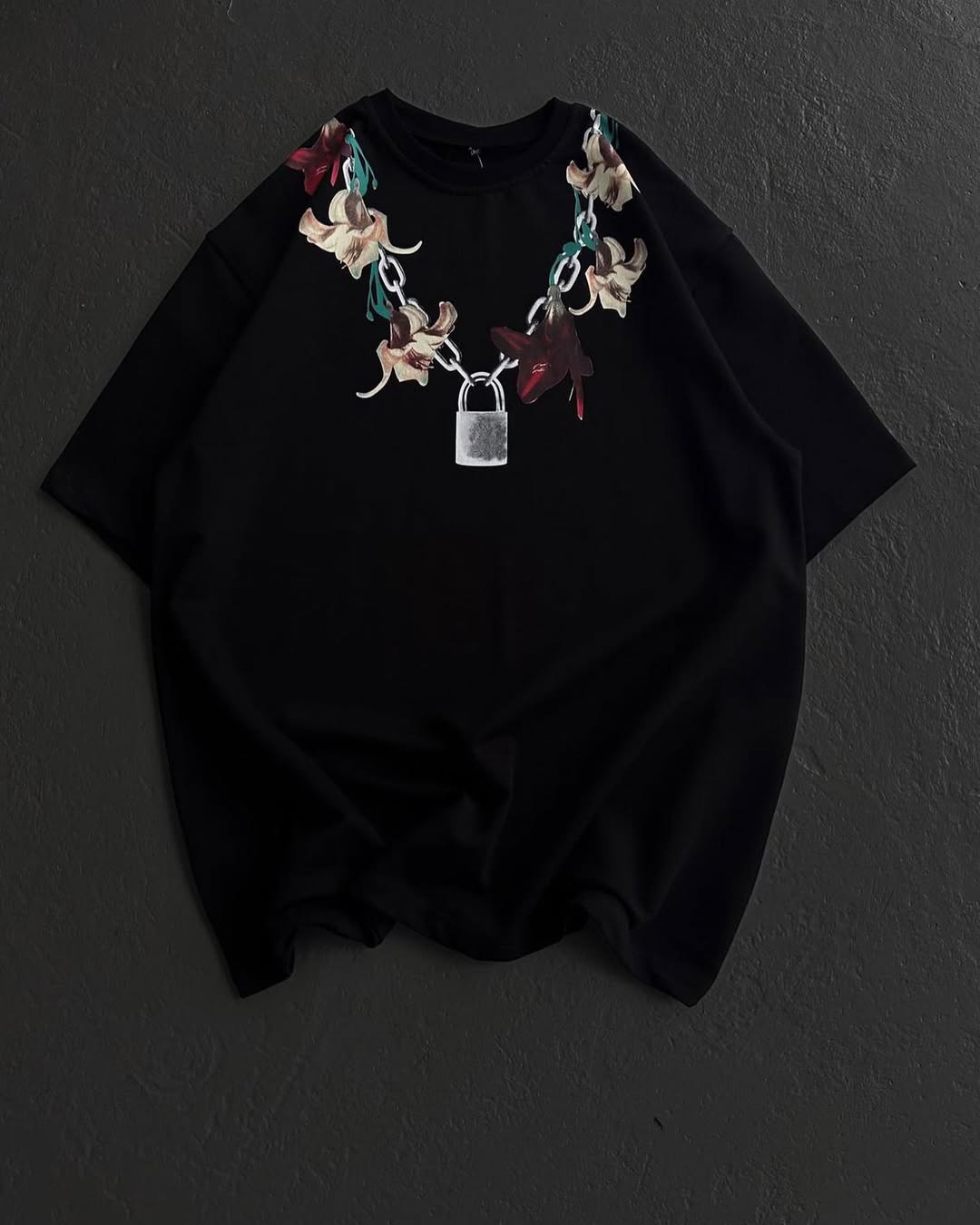 Zincir & Kilit Baskılı Oversize T-Shirt